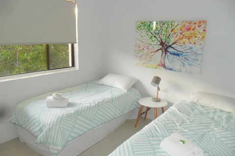 Myuna Holiday Apartments - Holiday Sunshine Coast 12