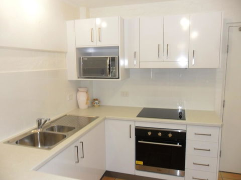 Myuna Holiday Apartments - Holiday Sunshine Coast 18