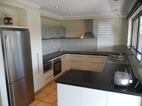 Myuna Holiday Apartments - Holiday Sunshine Coast 35