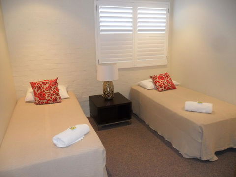 Myuna Holiday Apartments - Holiday Sunshine Coast 36