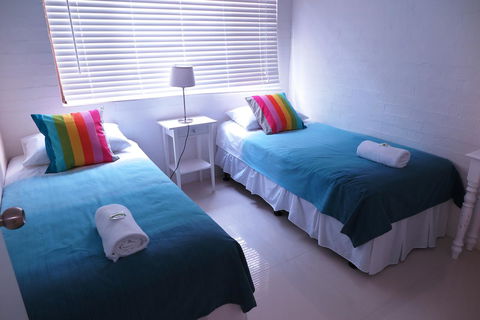 Myuna Holiday Apartments - Holiday Sunshine Coast 16