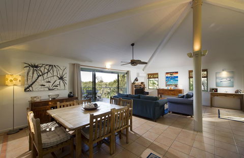 The Retreat Beach Houses - Sunshine Coast Tourism 4