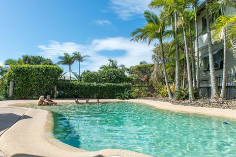 The Retreat Beach Houses - Sunshine Coast Tourism 2