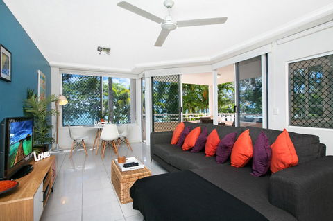 On The Beach Apartments - Holiday Sunshine Coast 18