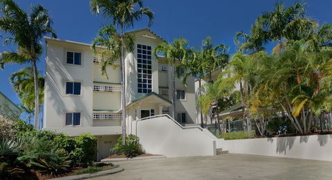 On The Beach Apartments - Holiday Sunshine Coast 1