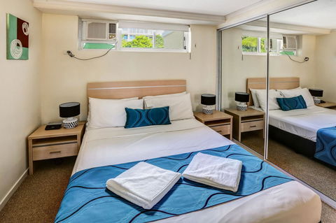 On The Beach Apartments - Holiday Sunshine Coast 8