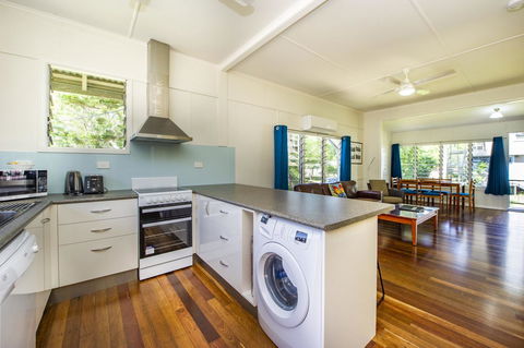 Kooyong Apartment 1 - Sunshine Coast Tourism 3