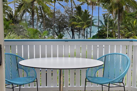 By The Sea Port Douglas - Holiday Sunshine Coast 5