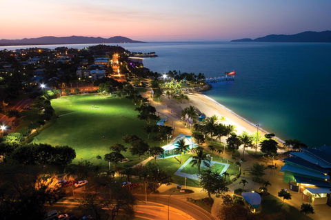 Aquarius On The Beach - Holiday Sunshine Coast 15