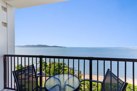 Aquarius On The Beach - Holiday Sunshine Coast 4