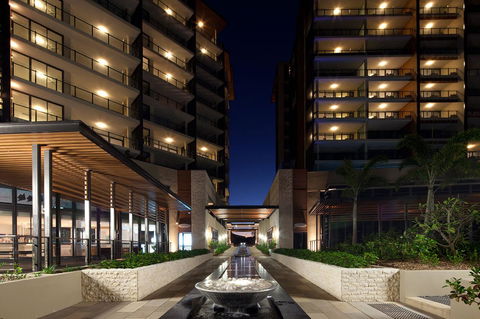 Oaks Redcliffe Mon Komo Suites - Sunshine Coast Tourism 1
