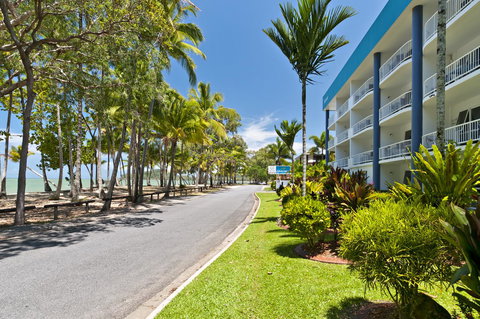 Agincourt Beachfront Apartments - Holiday Sunshine Coast 11