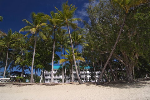 Agincourt Beachfront Apartments - Holiday Sunshine Coast 8