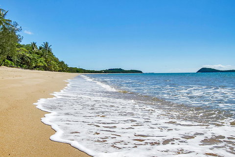 Agincourt Beachfront Apartments - Holiday Sunshine Coast 19