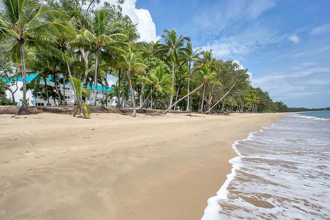 Agincourt Beachfront Apartments - Holiday Sunshine Coast 9