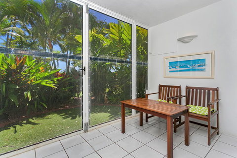 Agincourt Beachfront Apartments - Holiday Sunshine Coast 13
