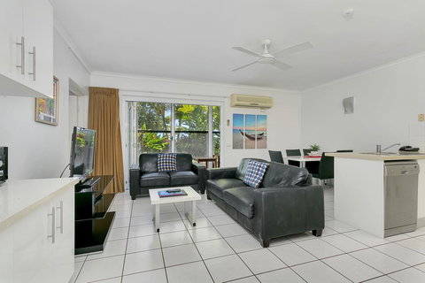 Agincourt Beachfront Apartments - Holiday Sunshine Coast 15