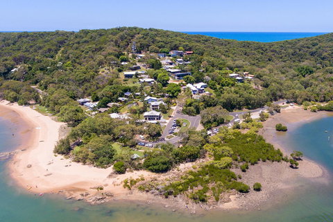 Sunset Cabins 1770 - Holiday Sunshine Coast 1