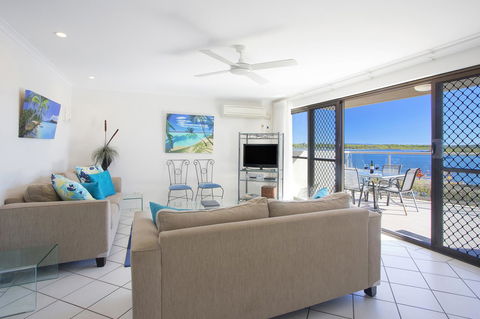 Noosa Shores Resort - Holiday Sunshine Coast 11
