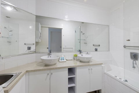 Noosa Shores Resort - Holiday Sunshine Coast 16