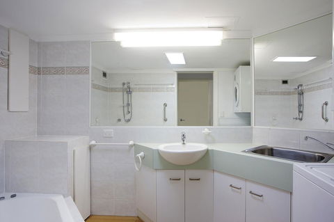 Noosa Shores Resort - Holiday Sunshine Coast 40
