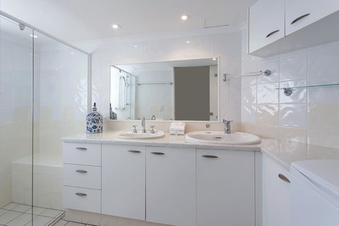 Noosa Shores Resort - Holiday Sunshine Coast 8