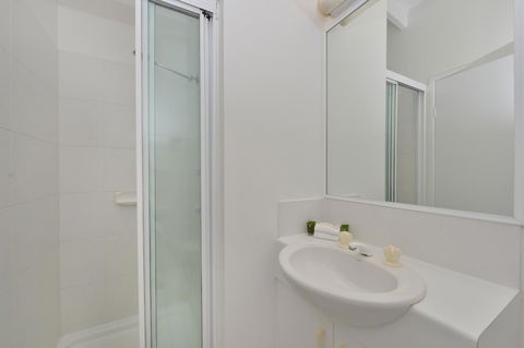 Seascape Holidays At Beachfront Terraces - Holiday Sunshine Coast 7