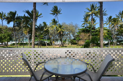 Seascape Holidays At Beachfront Terraces - Holiday Sunshine Coast 2