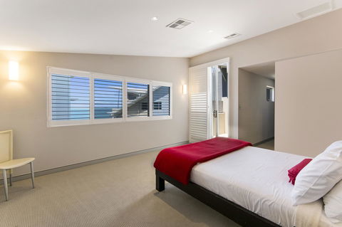 Redvue Holiday Apartments - Sunshine Coast Tourism 21