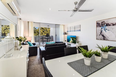 Redvue Holiday Apartments - Sunshine Coast Tourism 3