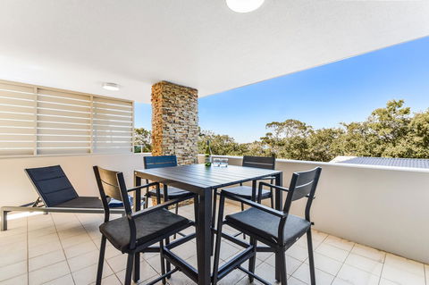 Redvue Holiday Apartments - Sunshine Coast Tourism 1