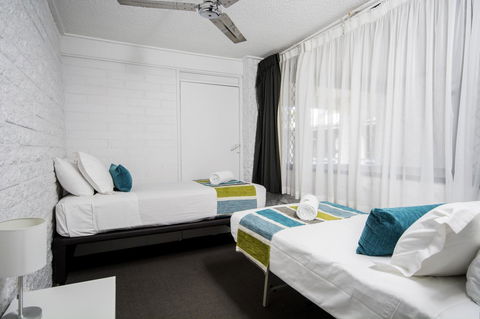 The Beach Motel Hervey Bay - Holiday Sunshine Coast 30