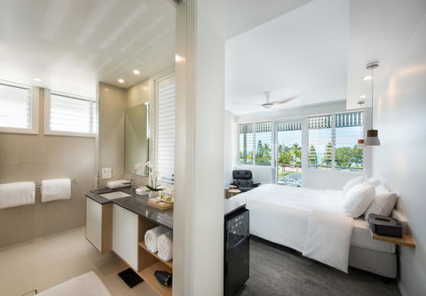 Heart Hotel And Gallery Whitsundays - Sunshine Coast Tourism 2