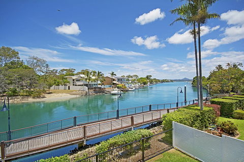 Jacaranda Noosa - Holiday Sunshine Coast 8