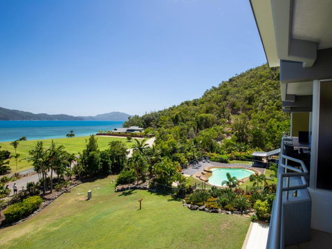 Beach Lodges - Sunshine Coast Tourism 6