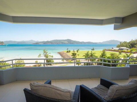 Beach Lodges - Sunshine Coast Tourism 7