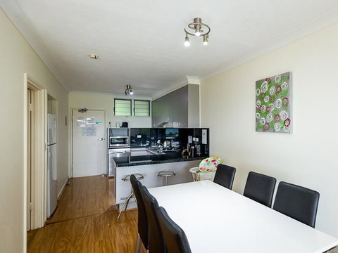 Beach Lodges - Sunshine Coast Tourism 28