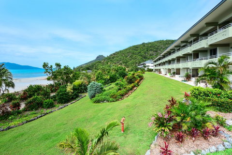Beach Lodges - Sunshine Coast Tourism 0