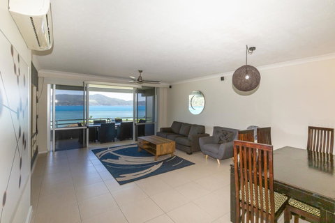 Beach Lodges - Sunshine Coast Tourism 2