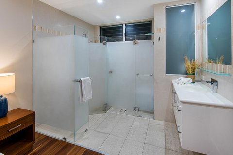 Beach Lodges - Sunshine Coast Tourism 42