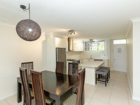Beach Lodges - Sunshine Coast Tourism 22