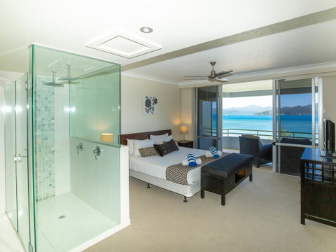 Beach Lodges - Sunshine Coast Tourism 3