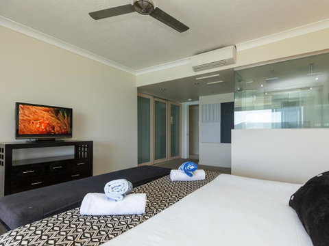 Beach Lodges - Sunshine Coast Tourism 9