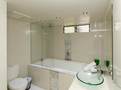 Beach Lodges - Sunshine Coast Tourism 12