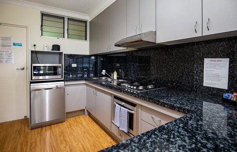 Beach Lodges - Sunshine Coast Tourism 29