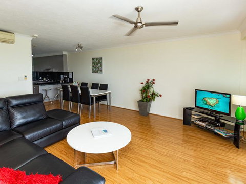 Beach Lodges - Sunshine Coast Tourism 31