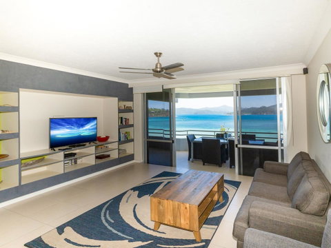 Beach Lodges - Sunshine Coast Tourism 14