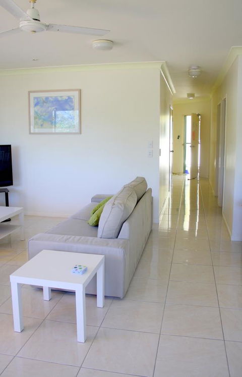 Magnetic Sunsets Resort - Sunshine Coast Tourism 5