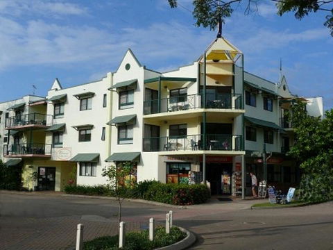 Magnetic Sunsets Resort - Sunshine Coast Tourism 0