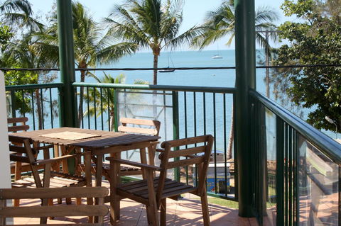 Magnetic Sunsets Resort - Sunshine Coast Tourism 3